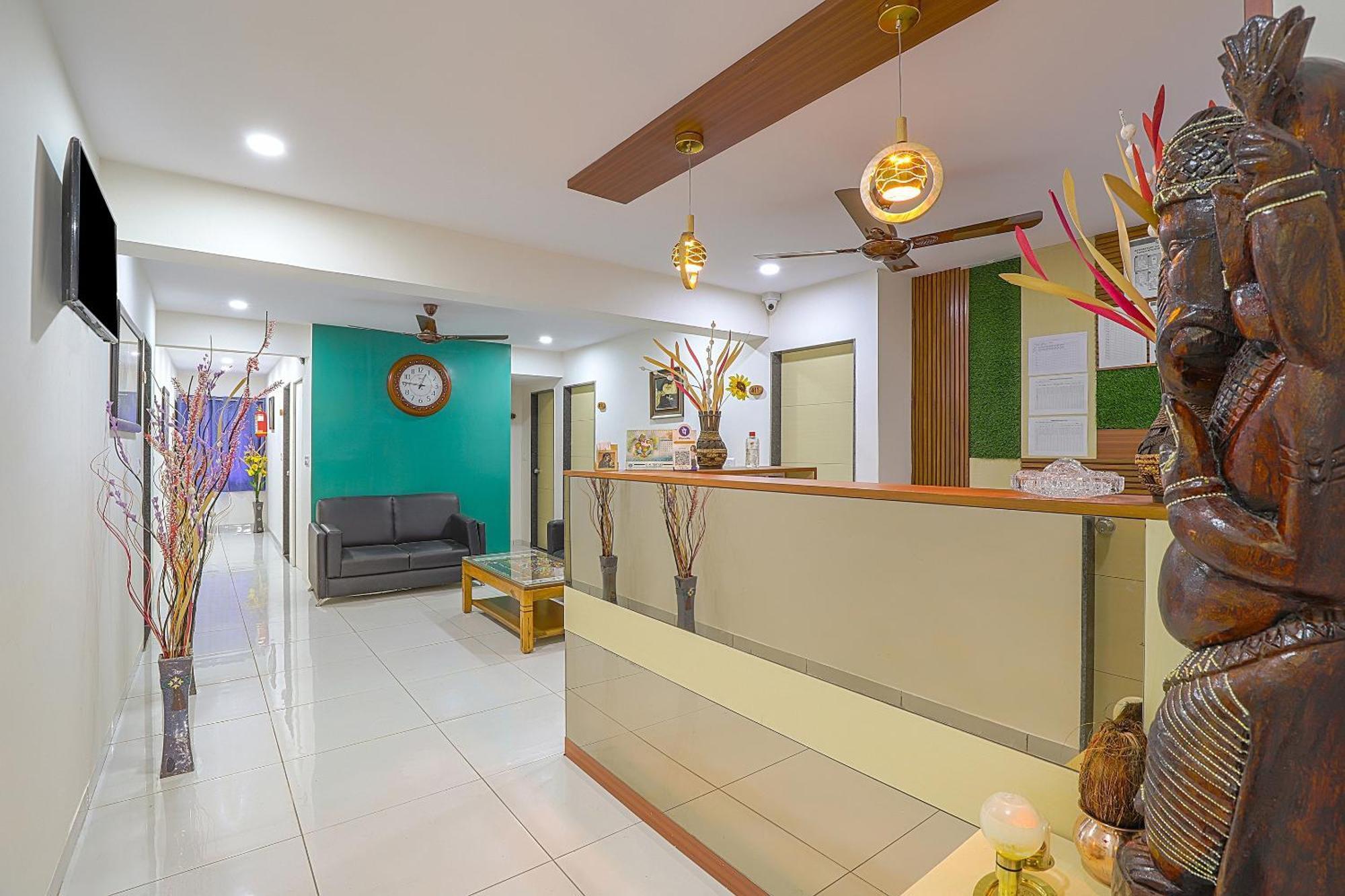 Hotel O La Veera Ahmadábád Kültér fotó