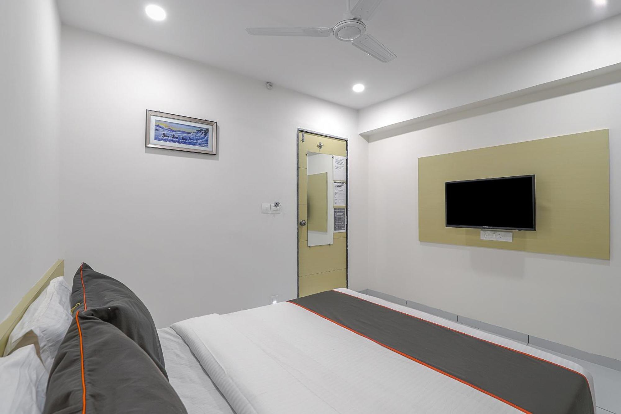 Hotel O La Veera Ahmadábád Kültér fotó